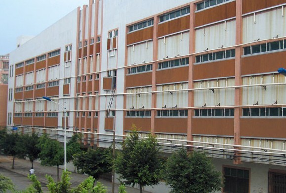 粉塵大的車(chē)間可以用水簾降溫嗎